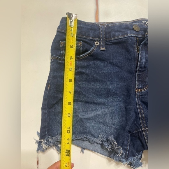 Woman’s Universal Thread shorts - Picture 5 of 6